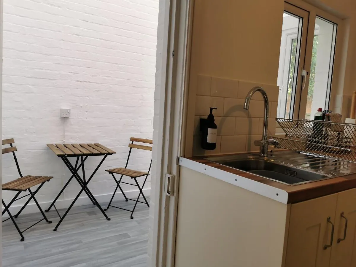Cosy One Bedroom Apartment Exeter 0*,